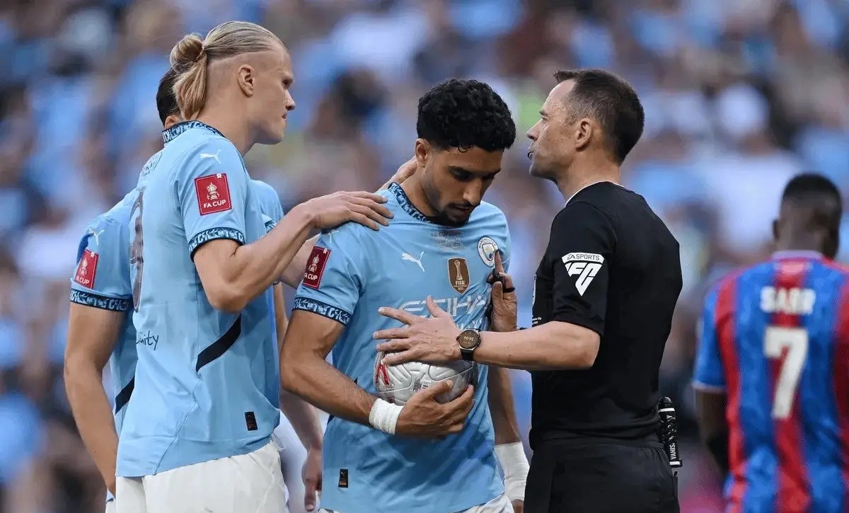 开云彩票 -包含赛地聚焦：德甲转会期热度飙升，托特纳姆伤情更新，更衣室稳定，医务组通报恢复的词条