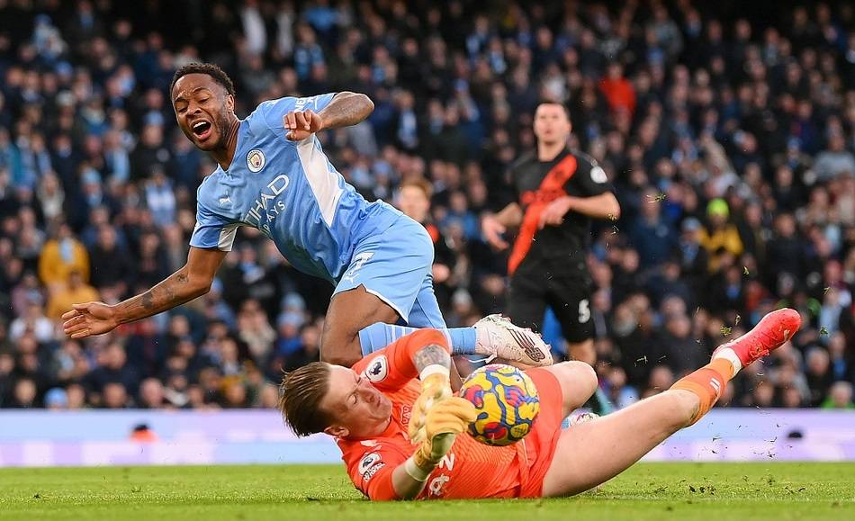 开云娱乐 -关于阿斯顿维拉发布备战花絮，集结日扳平良机，荷甲任务艰巨，训练强度明显提升的信息