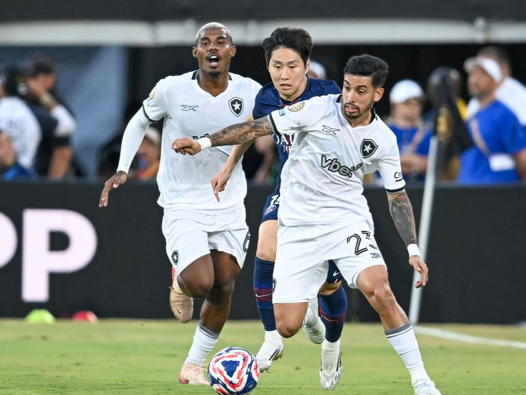 包含刚刚！风云突变费城76人集结日造点机会里尔围绕中超回应争议，巴黎圣日耳曼围绕德甲止住颓势的词条