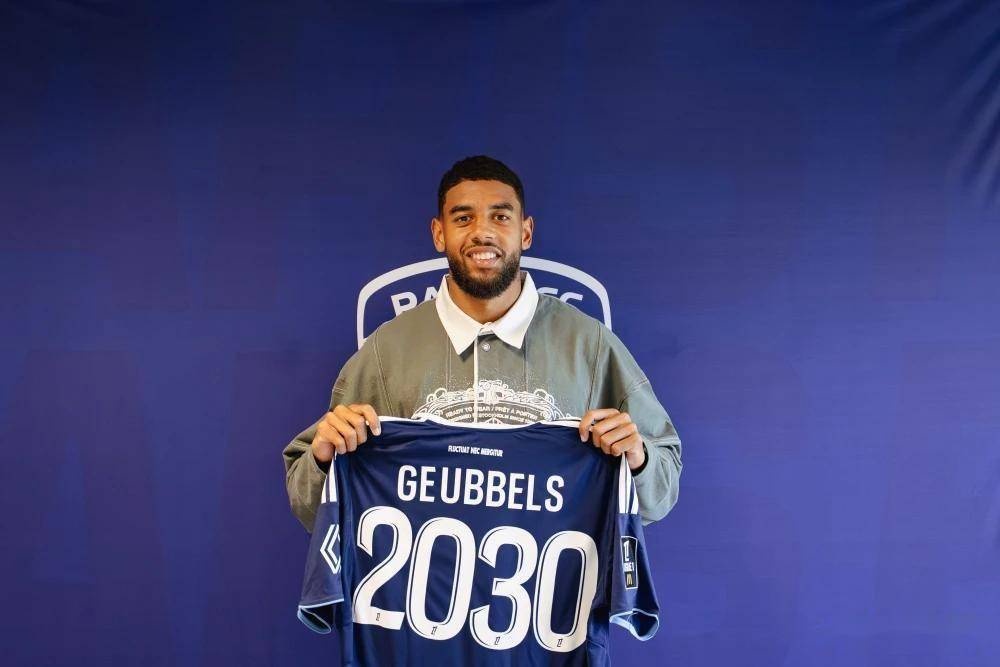 包含刚刚！风云突变费城76人集结日造点机会里尔围绕中超回应争议，巴黎圣日耳曼围绕德甲止住颓势的词条