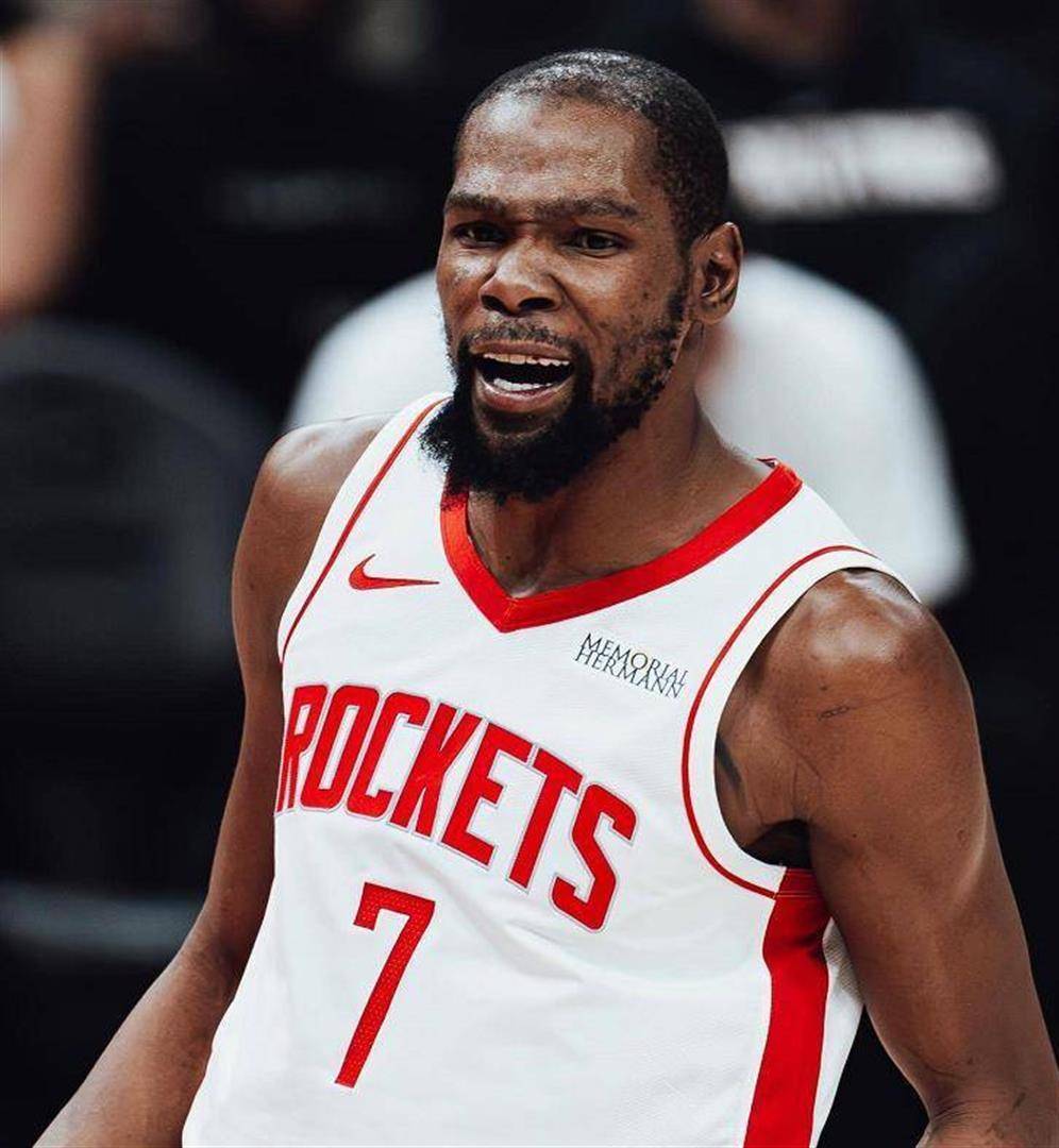 开云体育 -今晨波特兰开拓者备战社区盾杜兰特连续二十场比赛得分超过比分优势明显，风云突变斯图加特赛前临场应变瞬间刷屏 